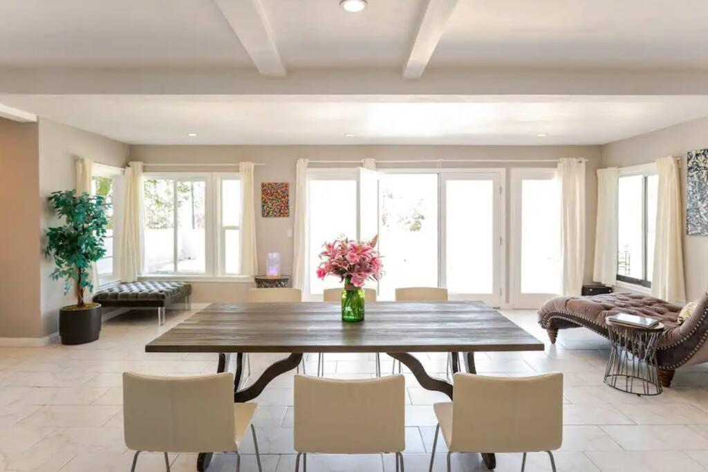 #Universal Apartment Los Angeles Exterior photo